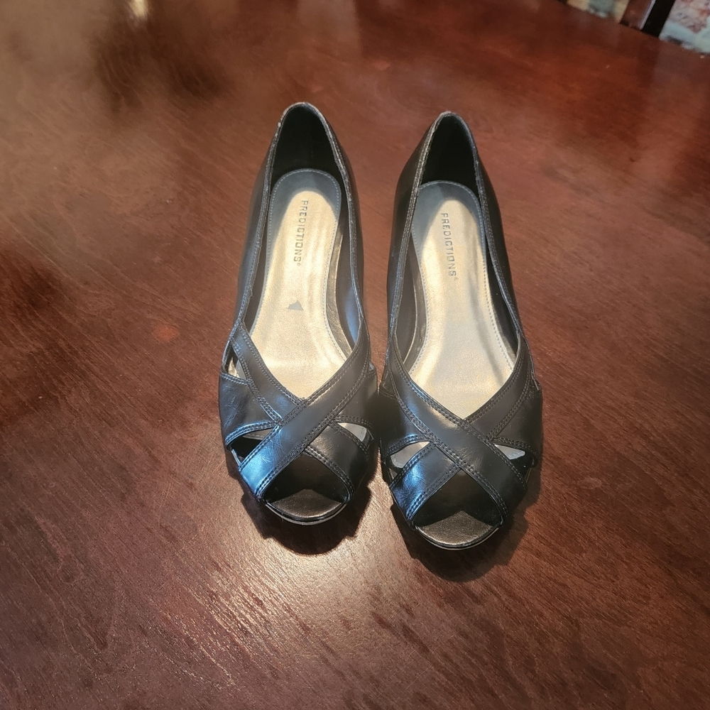 Shoes - Picture 7 of 9